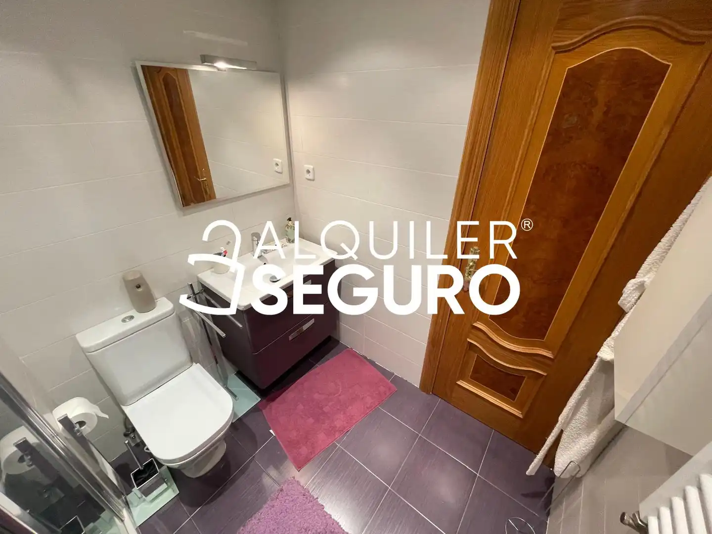 Baño de Piso de alquiler en Madrid con Calefacción, Terraza y Amueblado