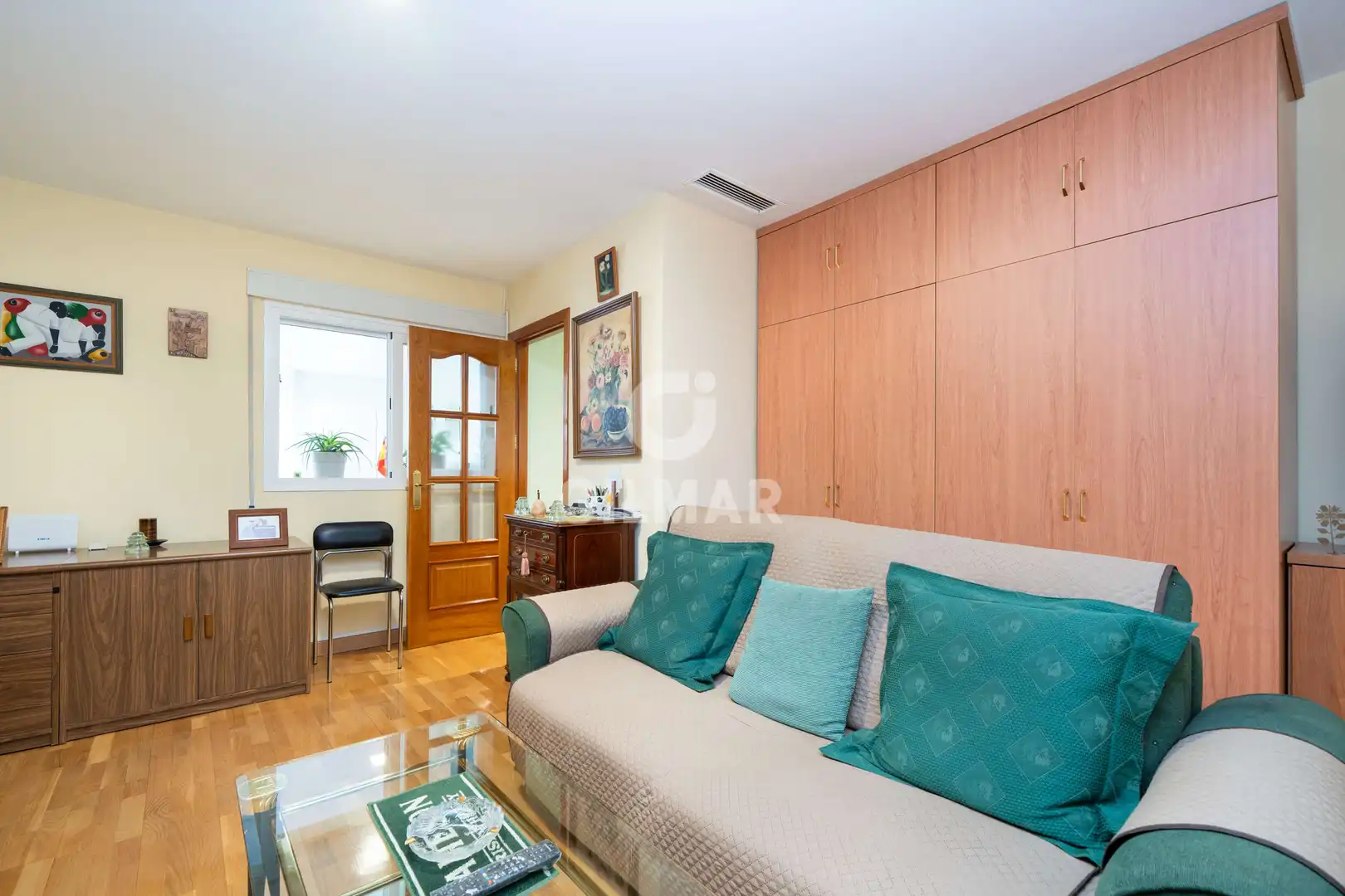 Sala de estar de Casa adosada en venta en Madrid con Calefacción, Jardín privado y Amueblado