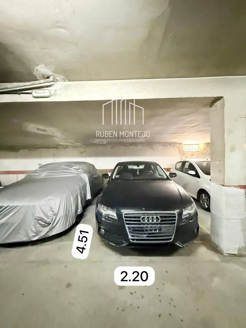 Parking de Piso en venta en Salamanca con Calefacción, Terraza y Balcón