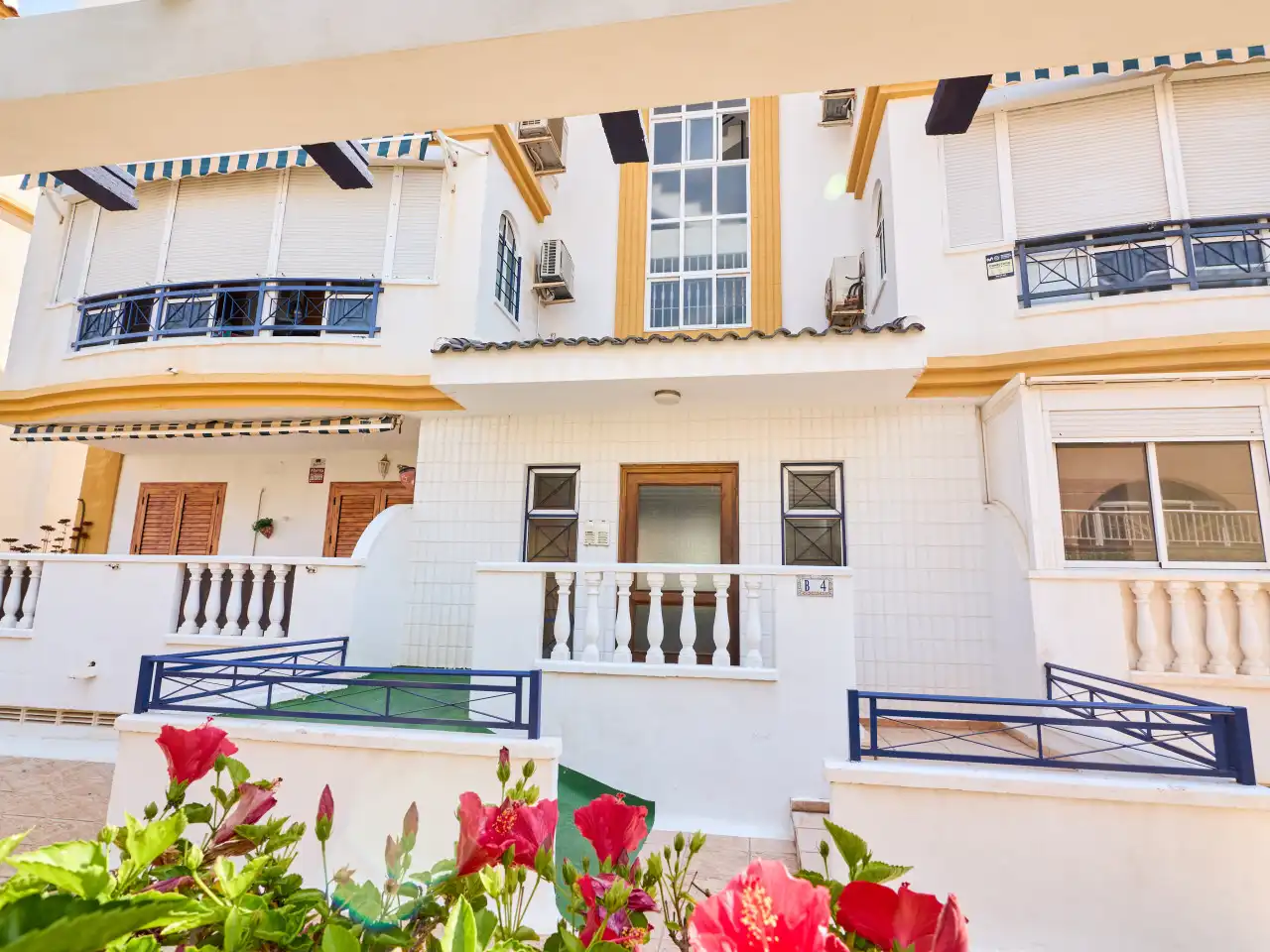 Vista exterior de Apartament en venda en Torrevieja amb Aire condicionat, Calefacció i Terrassa
