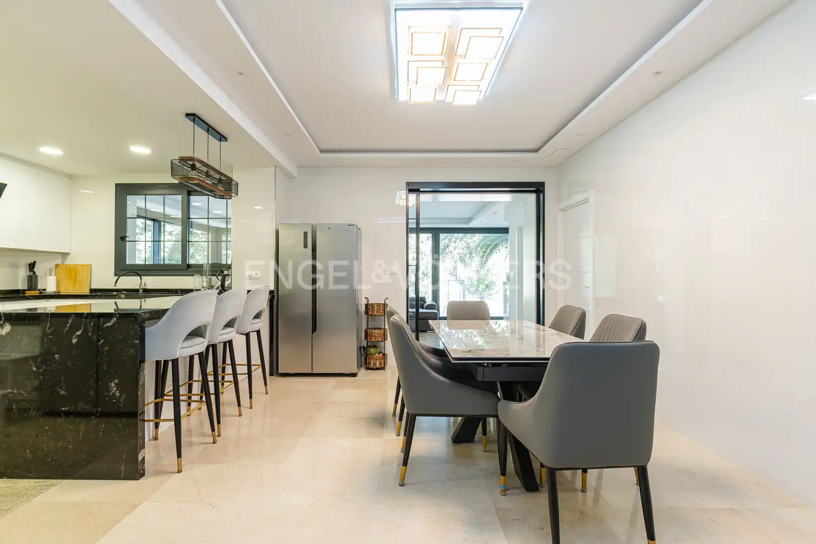 Comedor de Casa o chalet en venta en Boadilla del Monte con Aire acondicionado, Calefacción y Jardín privado