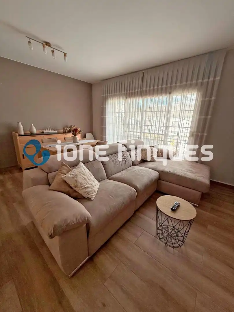 Wohnzimmer von Wohnung zum Verkauf in Terrassa mit Heizung, Balkon und Internet