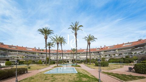 Duplex de lujo de 273 m2 con vistas y terraza en venta en Terramar, Sitges