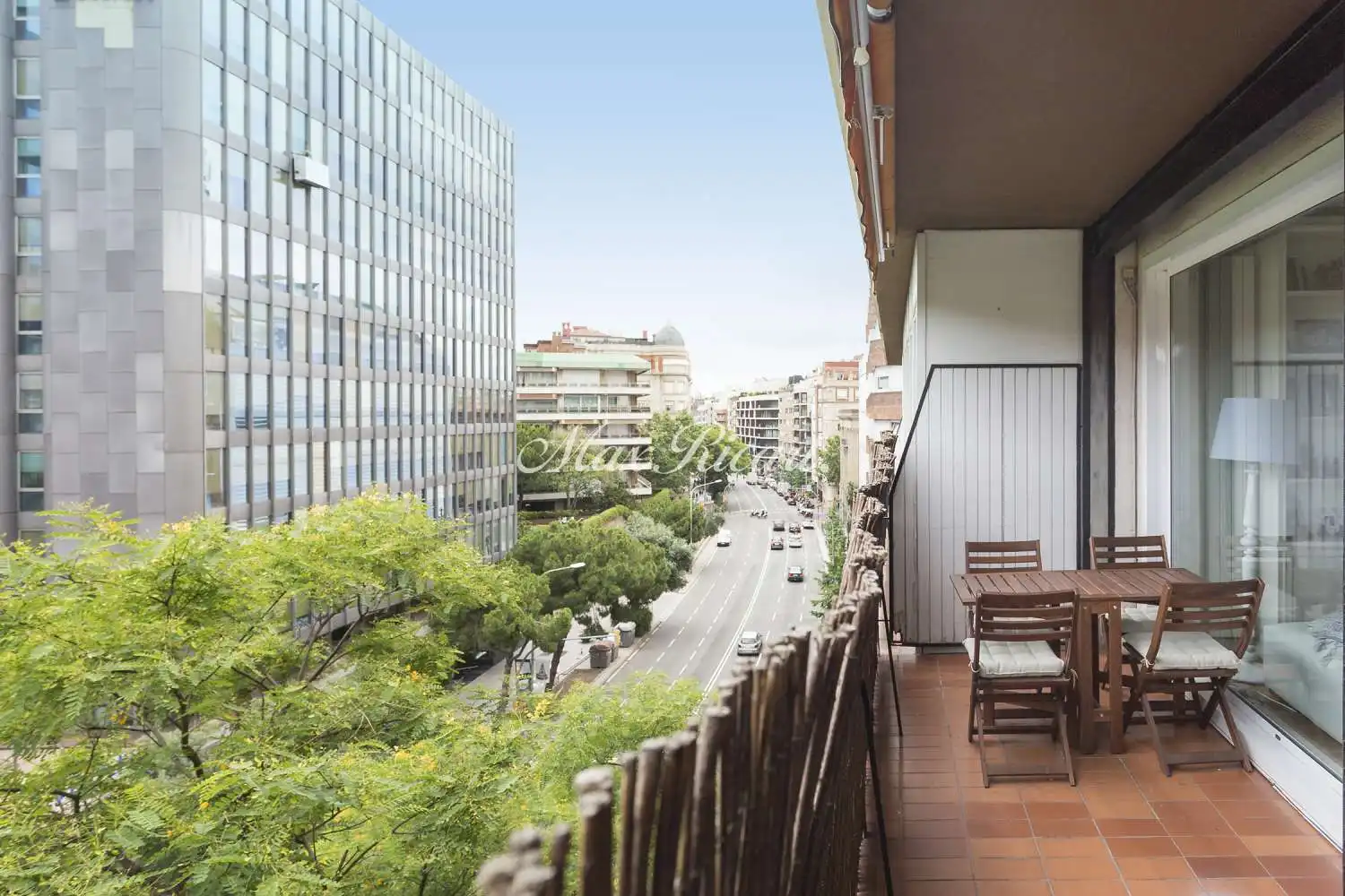 Außenansicht von Wohnung zur Miete in Barcelona mit Klimaanlage, Heizung und Terrasse