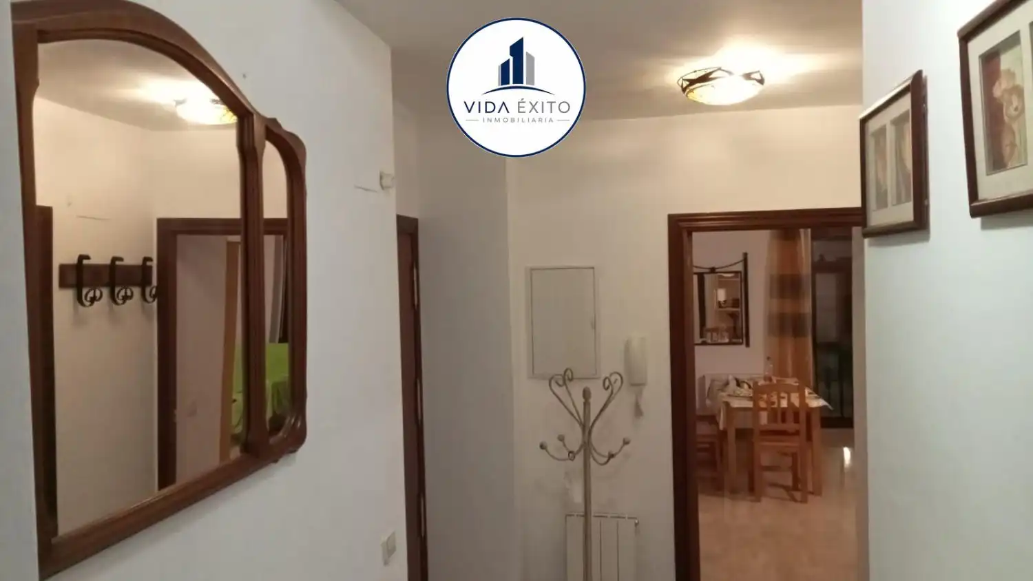 Wohnung zum Verkauf in Jaén mit Klimaanlage, Heizung und Terrasse