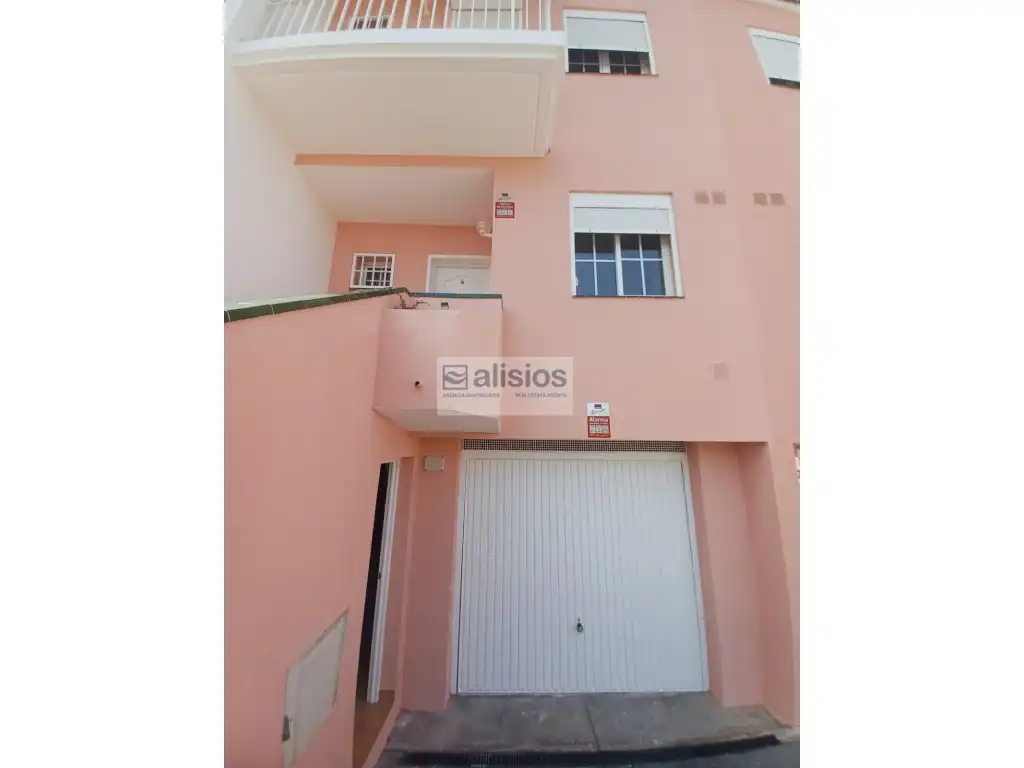 Parking de Casa adosada en venta en San Isidro