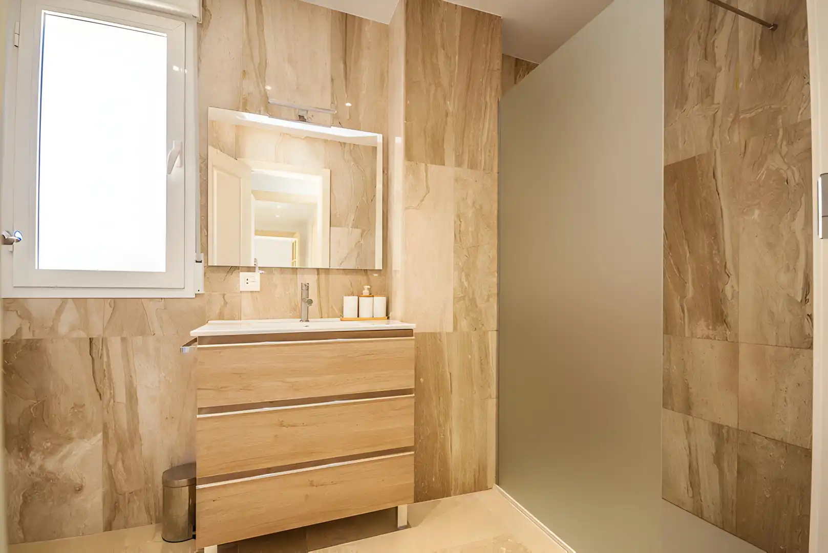 Baño de Apartamento en venta en Marbella con Aire acondicionado, Terraza y Piscina
