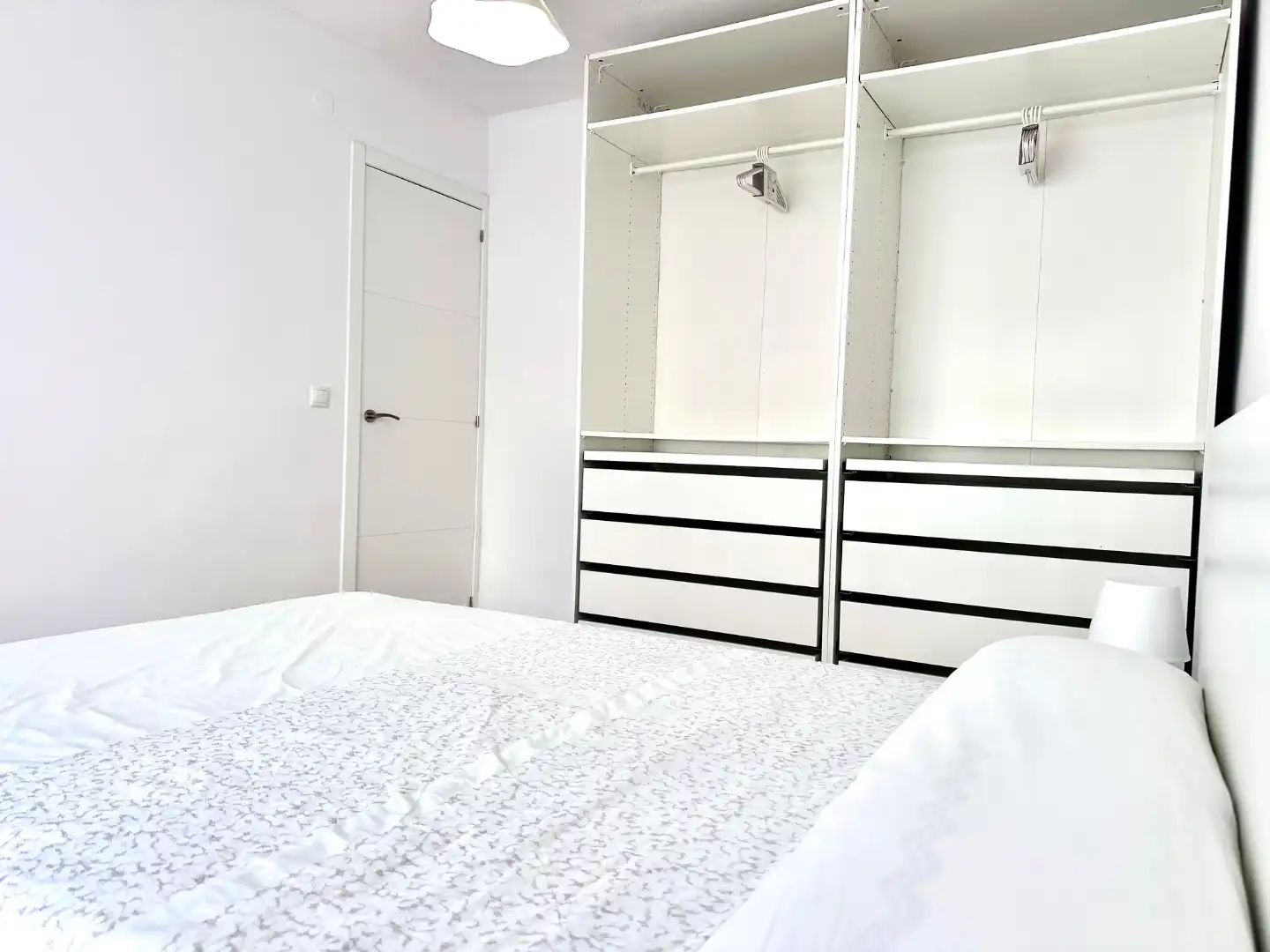 Bedroom of Flat for rent in Algeciras  with Balcony