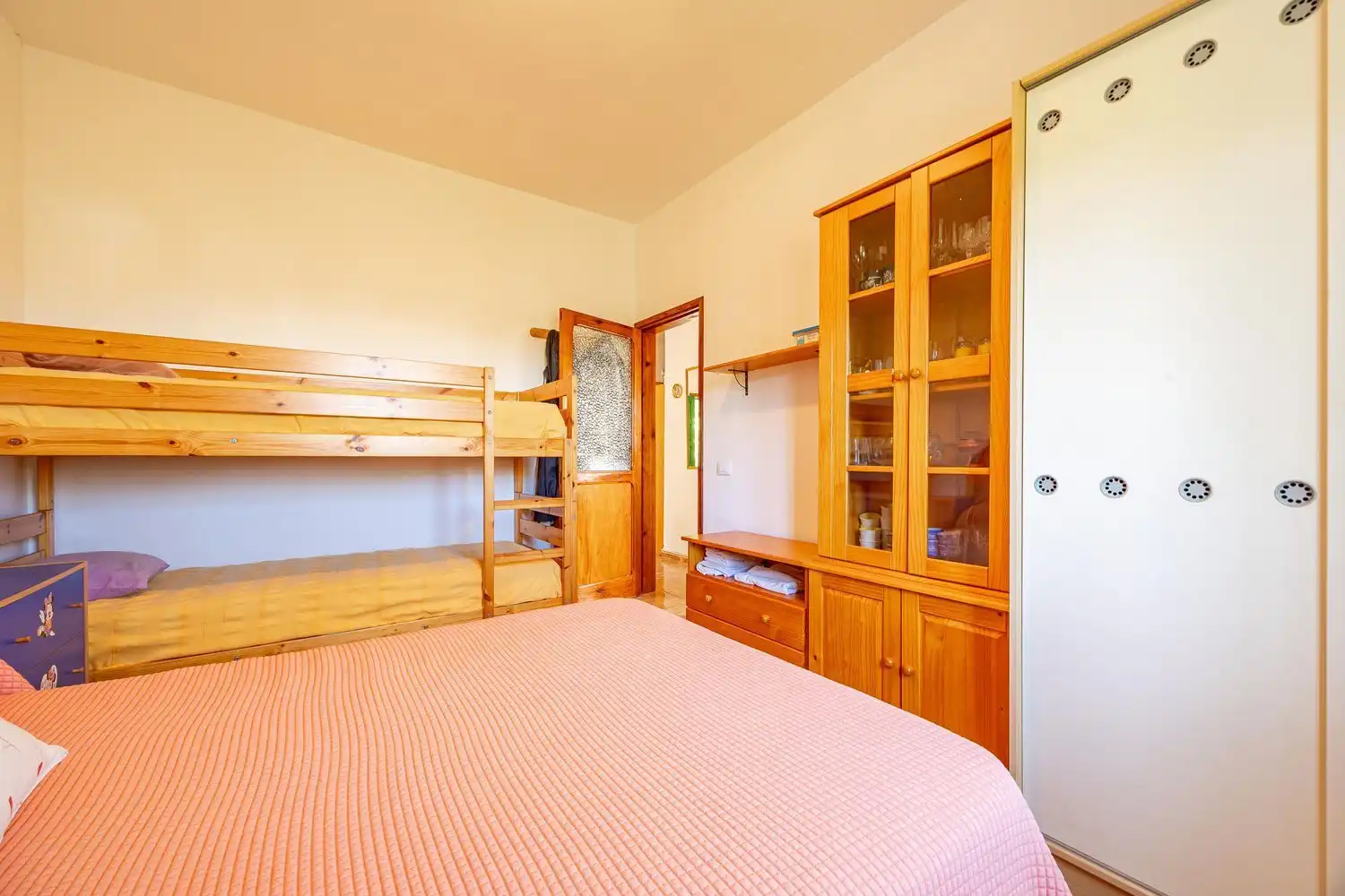 Dormitori de Casa o xalet en venda en Vega de San Mateo amb Jardí privat i Terrassa