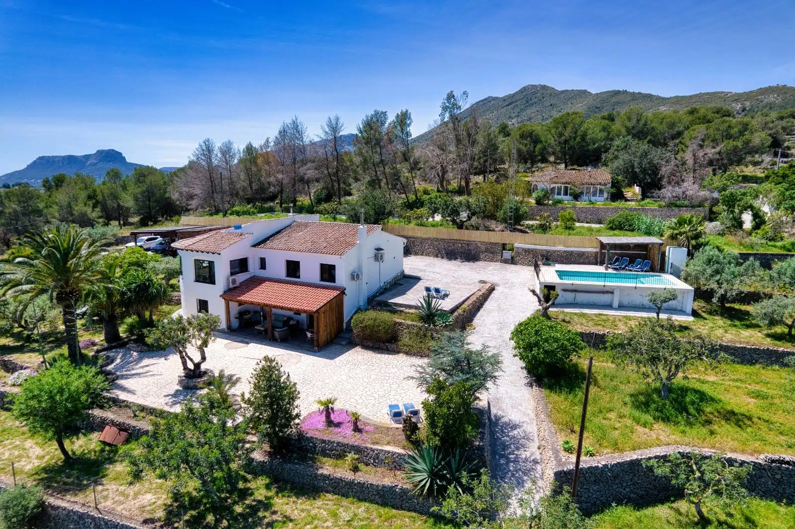 Vista exterior de Casa o xalet en venda en Benissa amb Aire condicionat, Jardí privat i Piscina