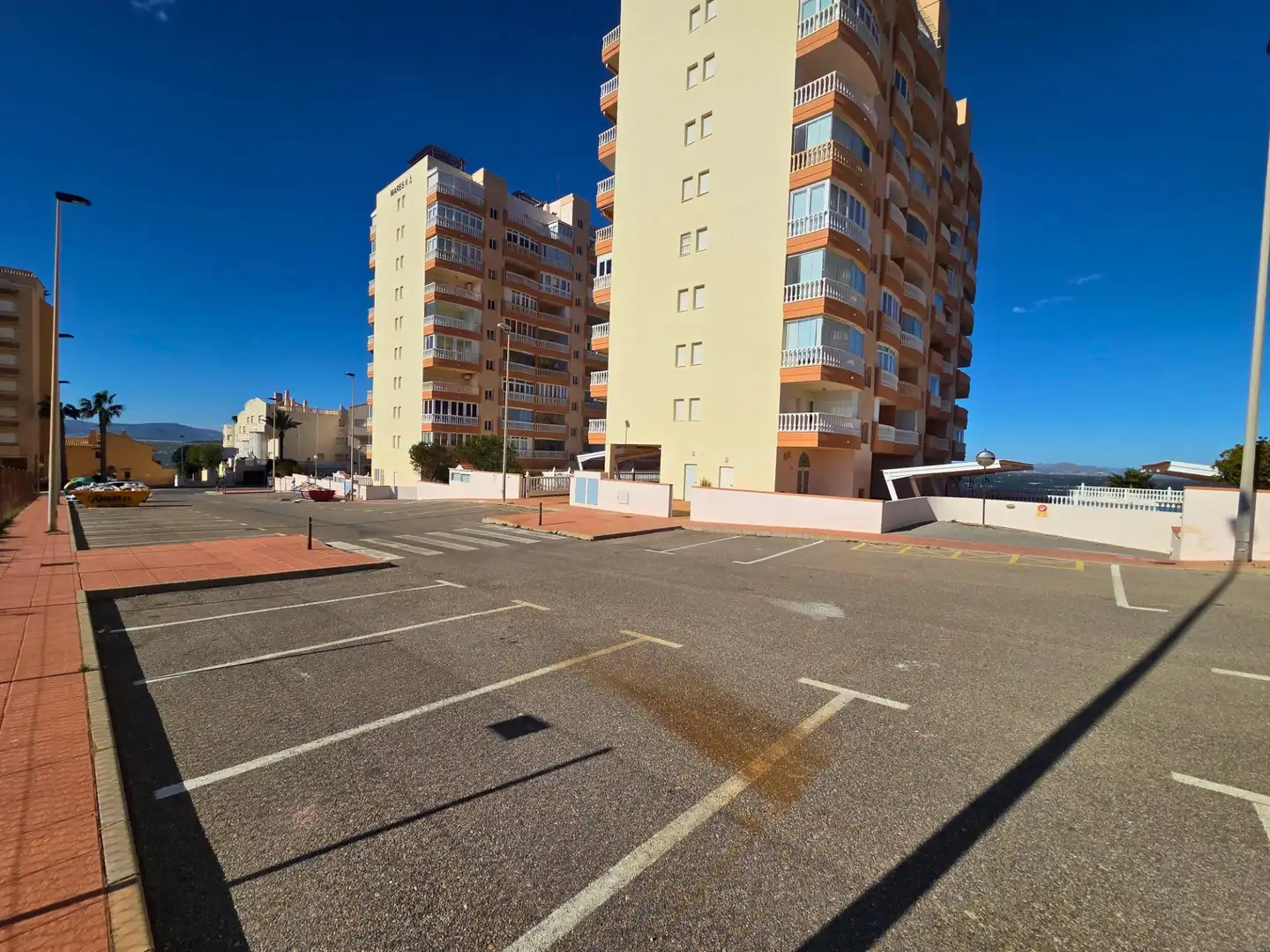 Parkplatz von Wohnung zum Verkauf in La Manga del Mar Menor mit Klimaanlage, Heizung und Terrasse