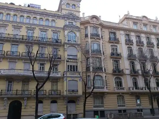Vista exterior de Local en venta en Madrid