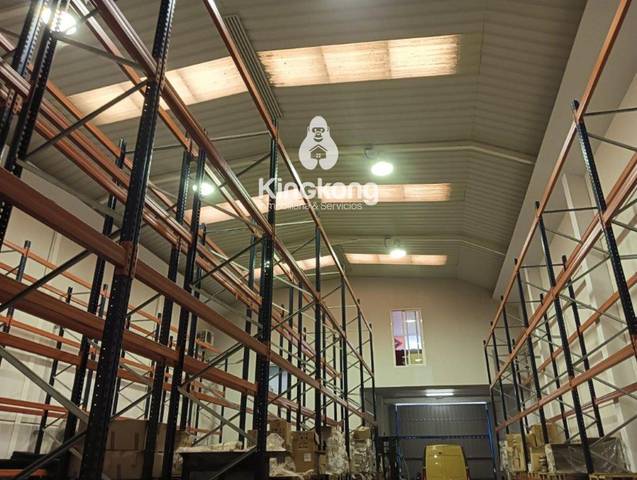 Nave industrial en Venta en Cobre en Loeches