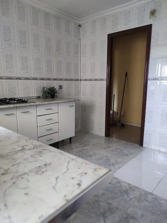Kitchen of Flat for sale in Sevilla  with Air Conditioner and Storage room