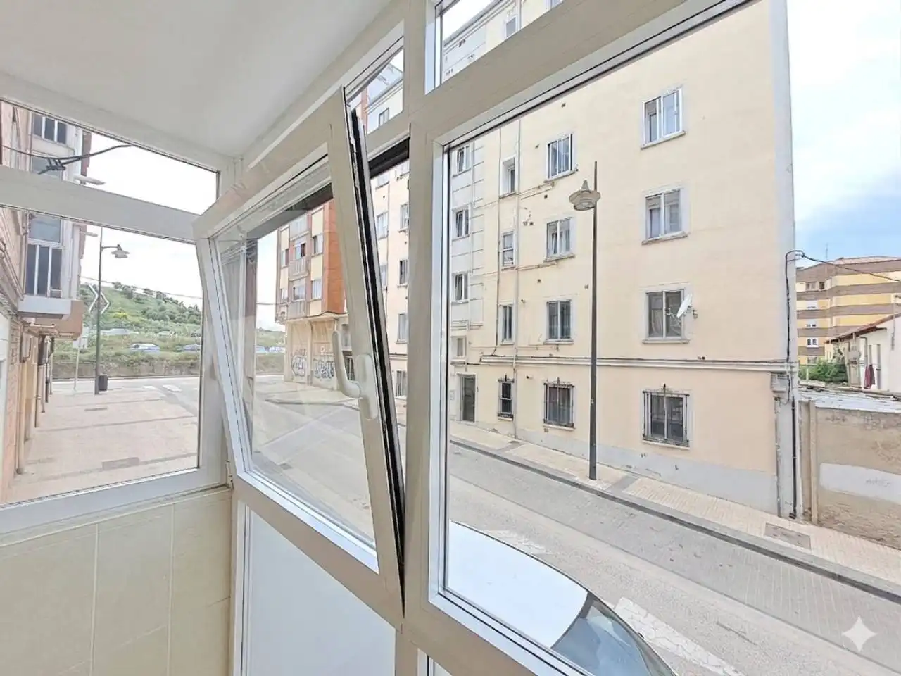 Vista exterior de Pis en venda en Burgos amb Calefacció, Parquet i Terrassa