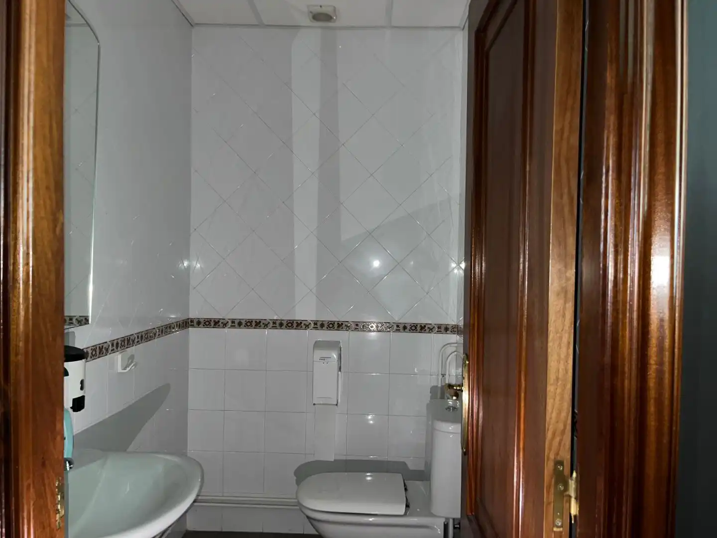 Baño de Local en venta en Narón