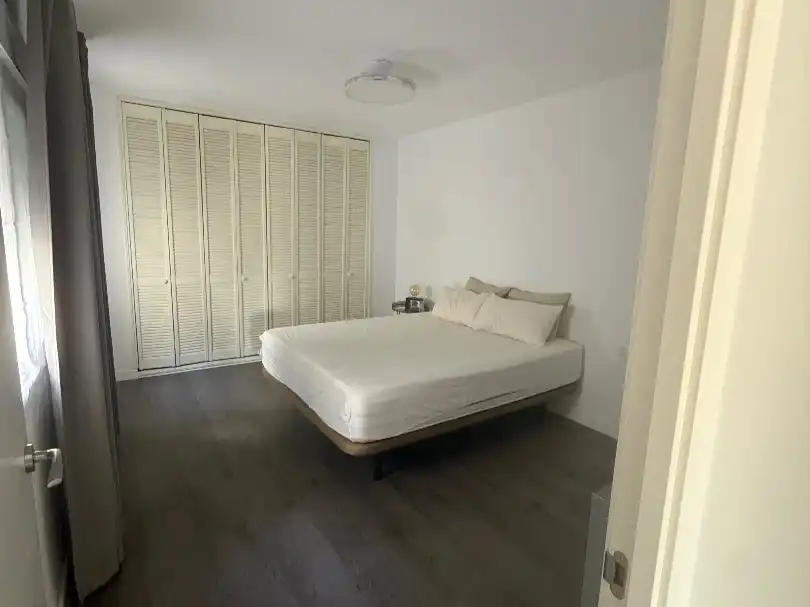 Habitación de Piso en venta en Castilleja de la Cuesta, Sevilla