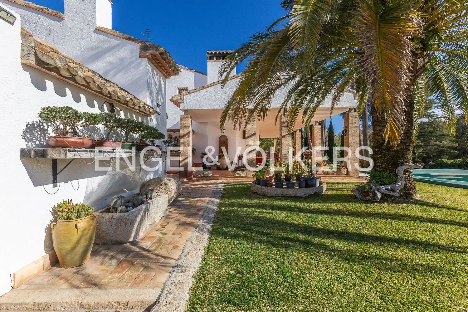Vista exterior de Casa o xalet en venda en Ontinyent amb Aire condicionat, Calefacció i Jardí privat