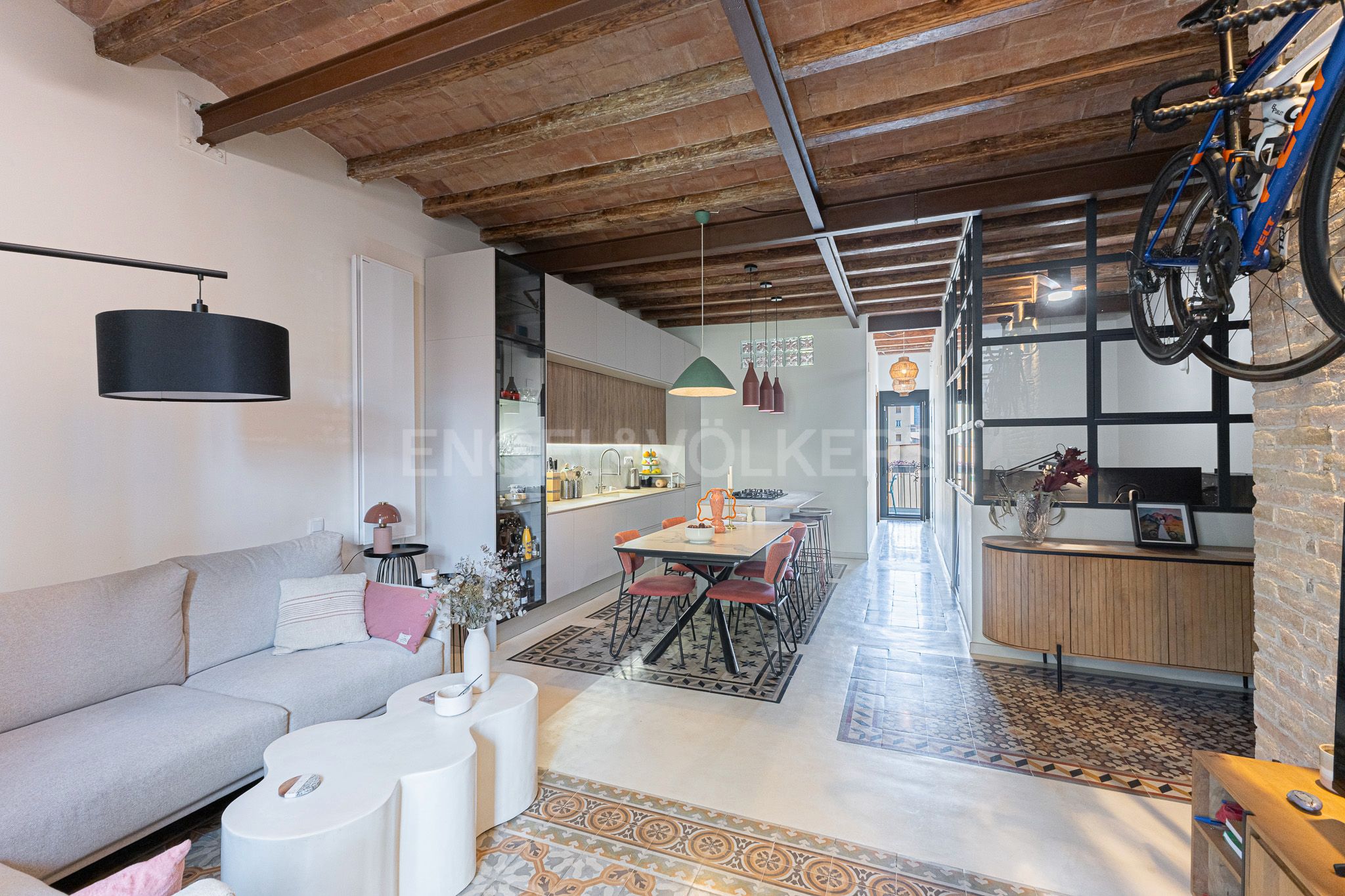Exterior view of Attic for sale in  Barcelona Capital  with Air Conditioner, Heating and Terrace