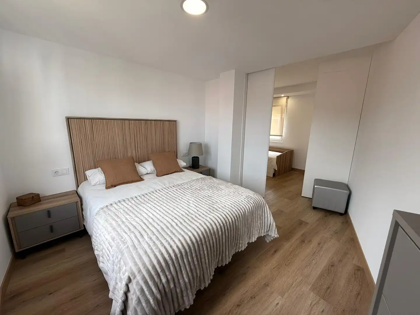 Bedroom of Flat for rent in Camariñas  with Heating, Parquet flooring and Furnished