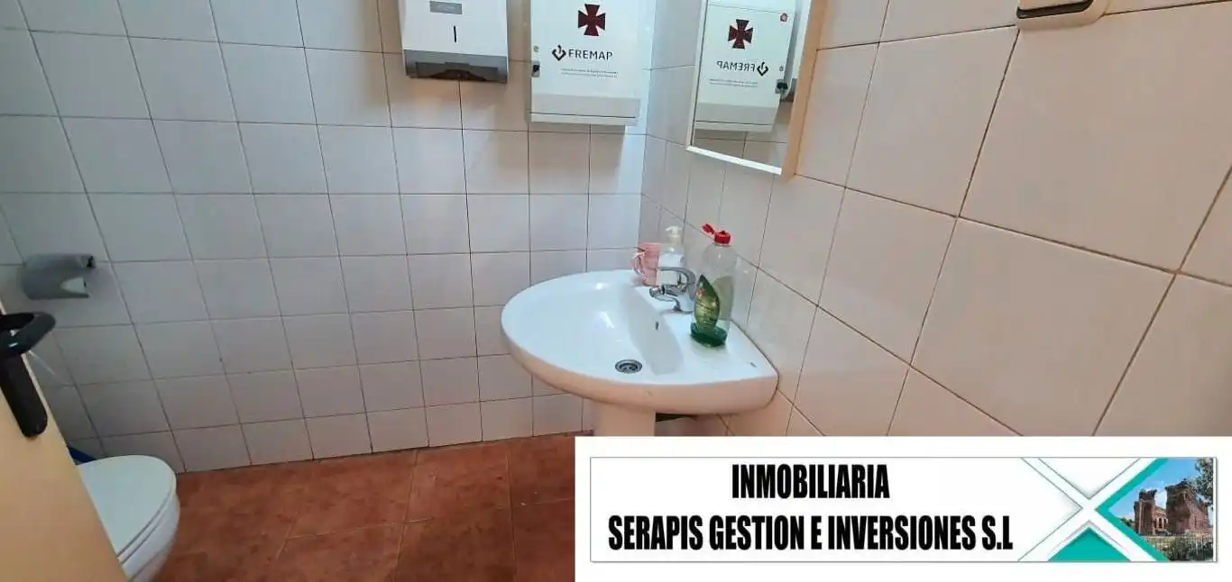 Bathroom of Commercial properties for sale in Mollet del Vallès  with Air Conditioner and Parquet flooring