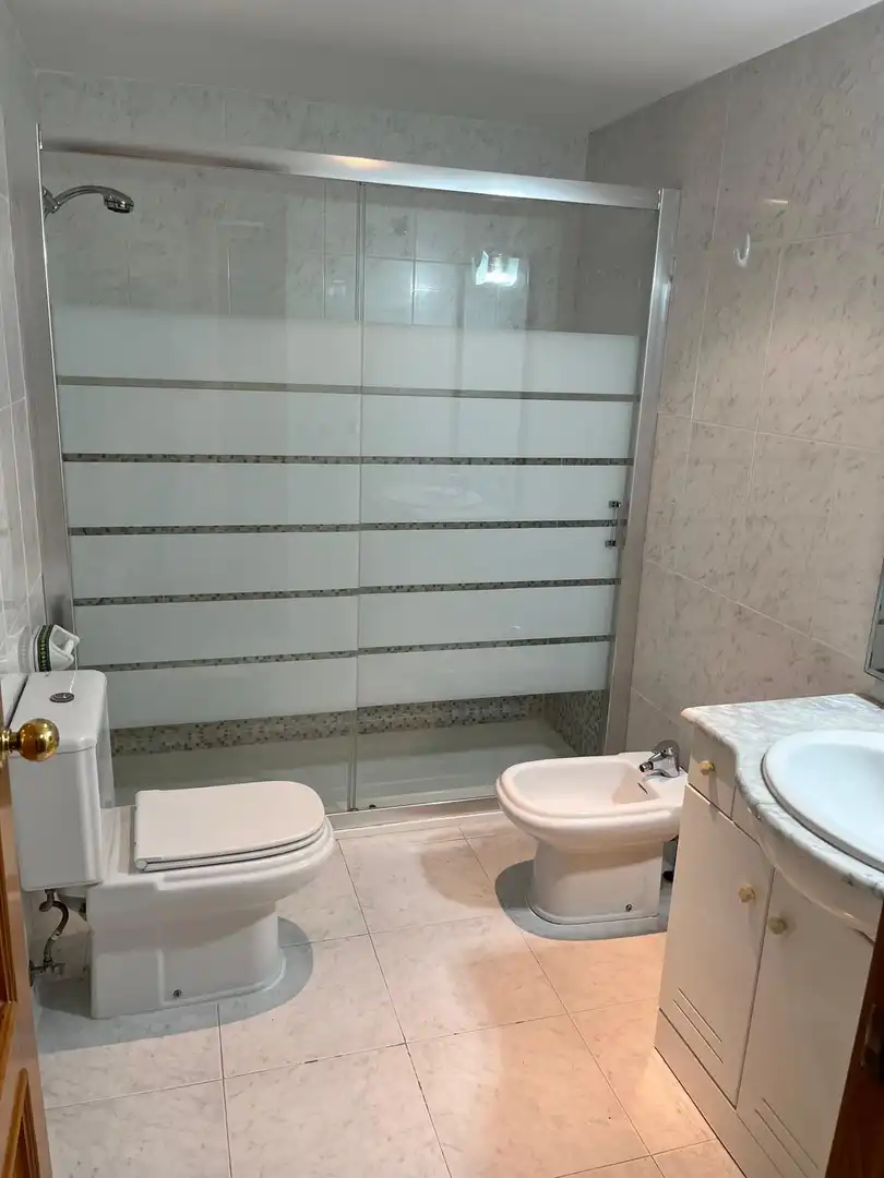 Bathroom of Apartments for rent in El Campello  with Private garden, Balcony and Community pool