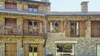 Vista exterior de Casa adosada en venda en Fontanals de Cerdanya amb Calefacció, Jardí privat i Parquet