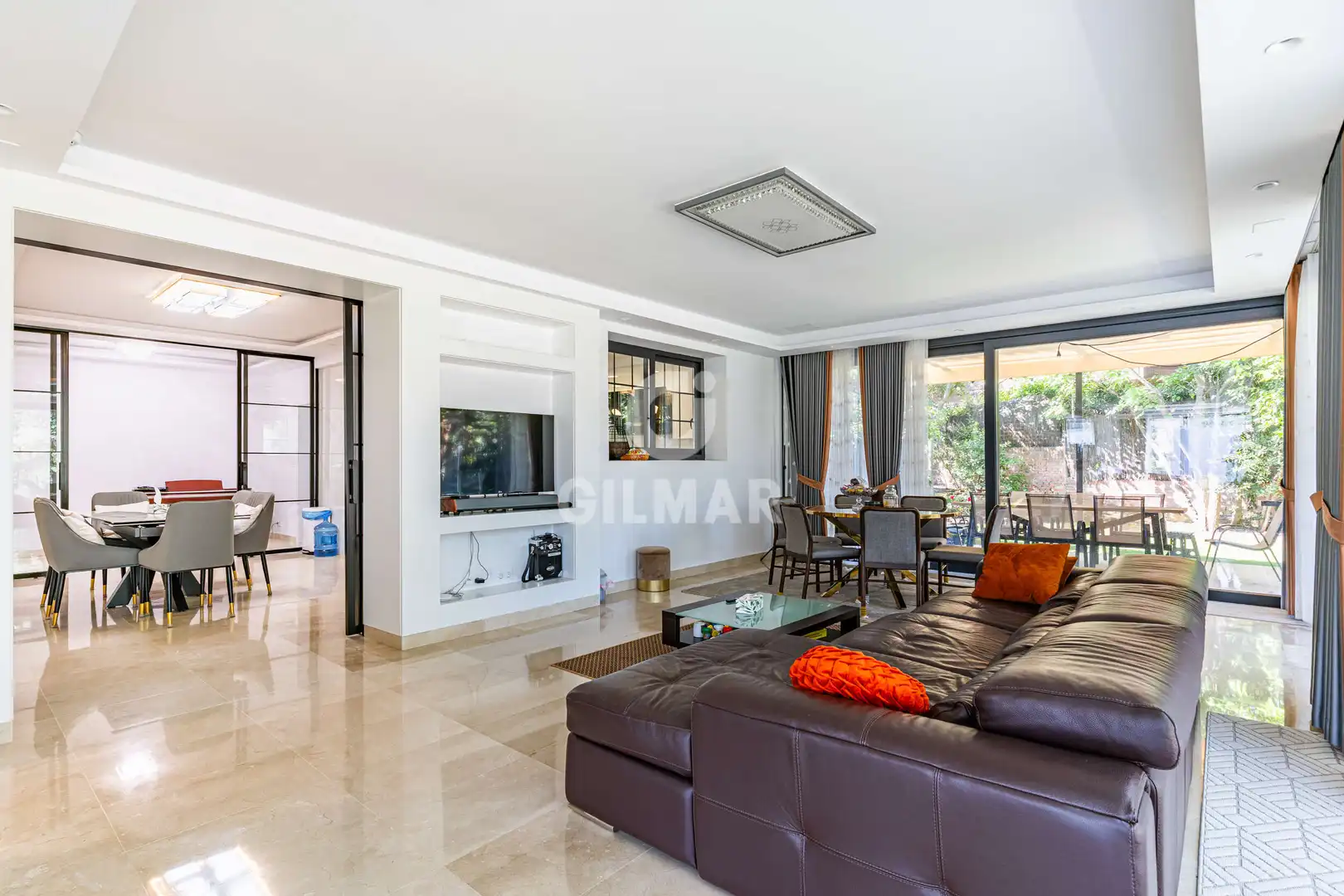 Sala de estar de Casa o chalet en venta en Boadilla del Monte con Calefacción, Jardín privado y Piscina