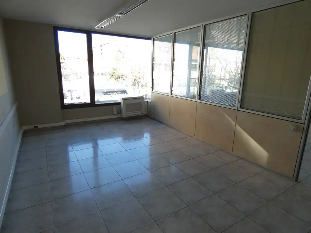 Office for rent in Cerdanyola del Vallès  with Air Conditioner and Heating