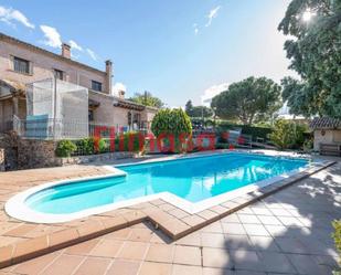 Exterior view of House or chalet for sale in Villaviciosa de Odón  with Air Conditioner, Heating and Private garden