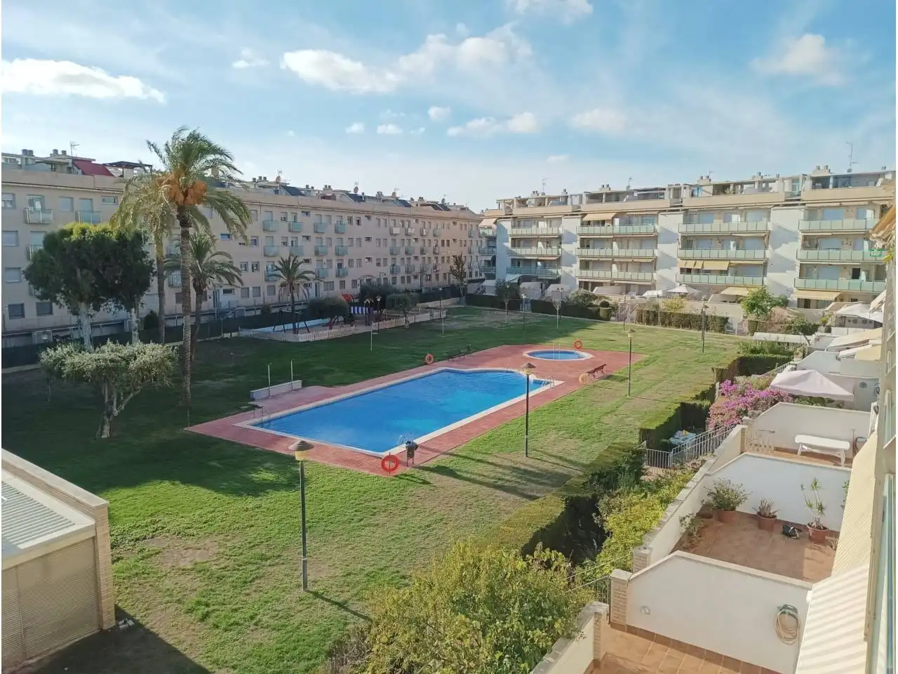 Schwimmbecken von Wohnung zur Miete in Cubelles mit Klimaanlage, Heizung und Terrasse