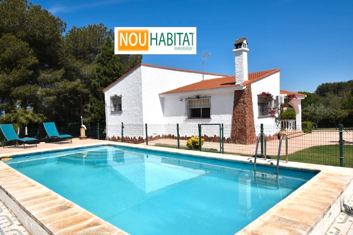 Vista exterior de Casa o chalet en venta en Montserrat con Jardín privado, Terraza y Trastero