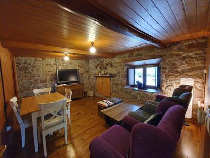 Wohnzimmer von Haus oder Chalet zum verkauf in Belmonte de Miranda mit Heizung, Terrasse und Abstellraum