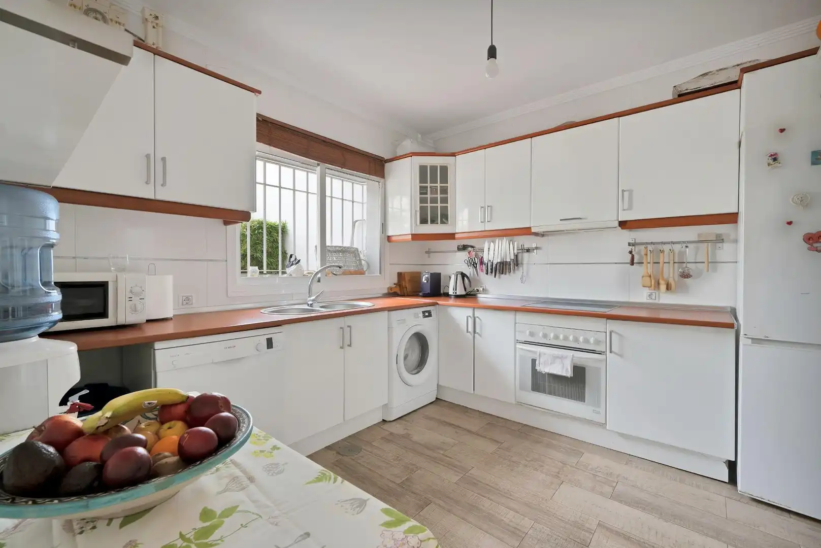 Cocina de Casa adosada en venta en Marbella con Aire acondicionado, Terraza y Trastero