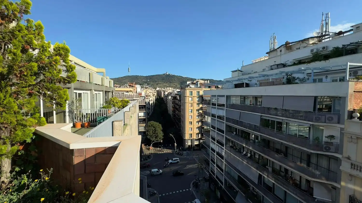 Exterior view of Flat for rent in Barcelona  with Air Conditioner and Terrace
