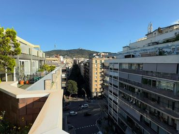 Appartamento con ascensore in affitto a Calle de Muntaner 477