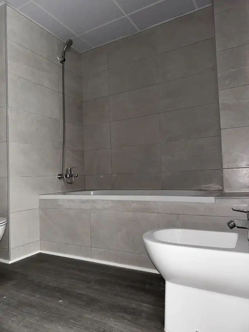 Baño de Piso en venta en Castellón de la Plana / Castelló de la Plana con Aire acondicionado y Piscina comunitaria