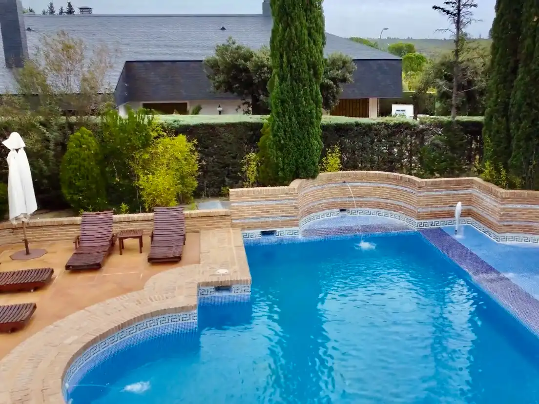 Piscina de Casa o chalet en venta en Las Rozas de Madrid con Aire acondicionado, Calefacción y Jardín privado