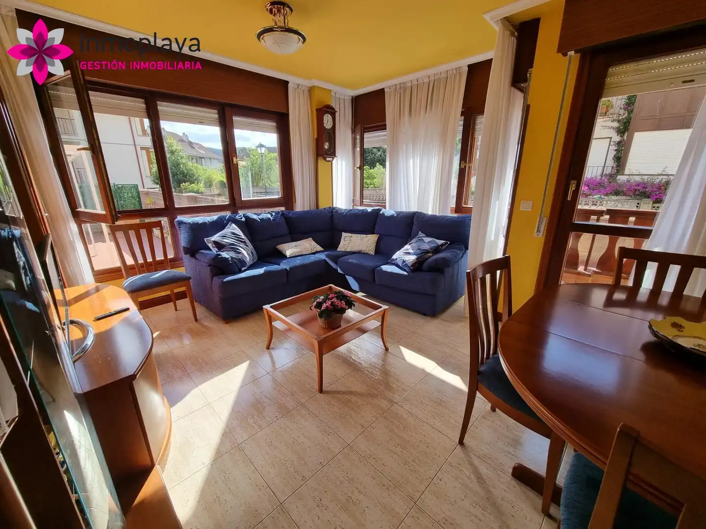 Sala d'estar de Planta baixa en venda en Noja amb Calefacció, Terrassa i Moblat