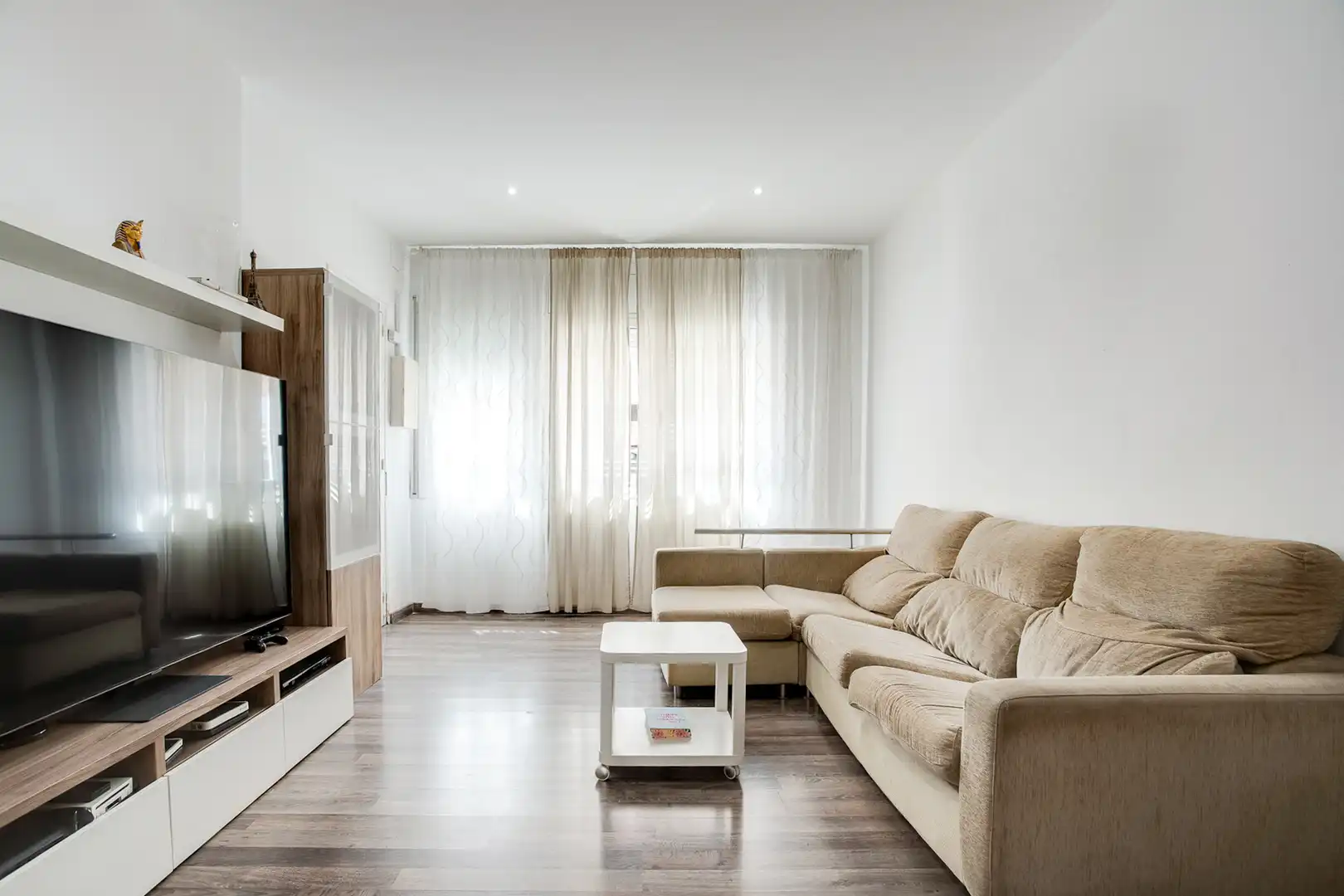 Sala d'estar de Planta baixa en venda en Sant Adrià de Besòs amb Calefacció i Terrassa