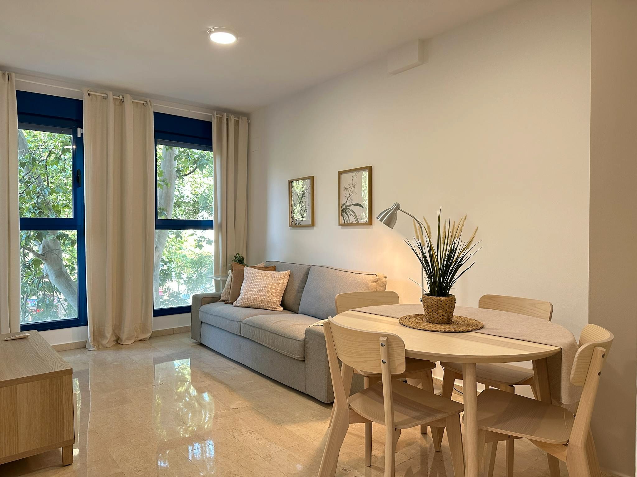 Sala de estar de Piso de alquiler en  Madrid Capital con Aire acondicionado, Calefacción y Amueblado