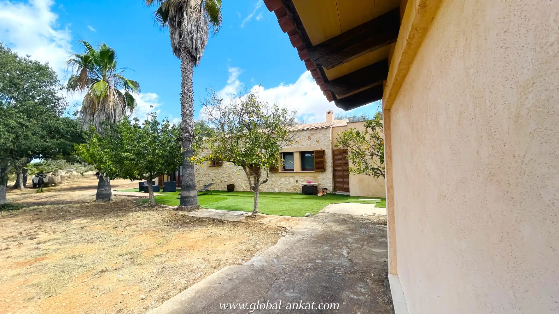 Vista exterior de Finca rústica en venda en Felanitx amb Jardí privat, Terrassa i Traster