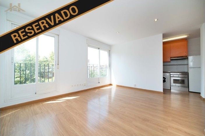 Vista exterior de Estudi en venda en Majadahonda amb Aire condicionat, Calefacció i Forn