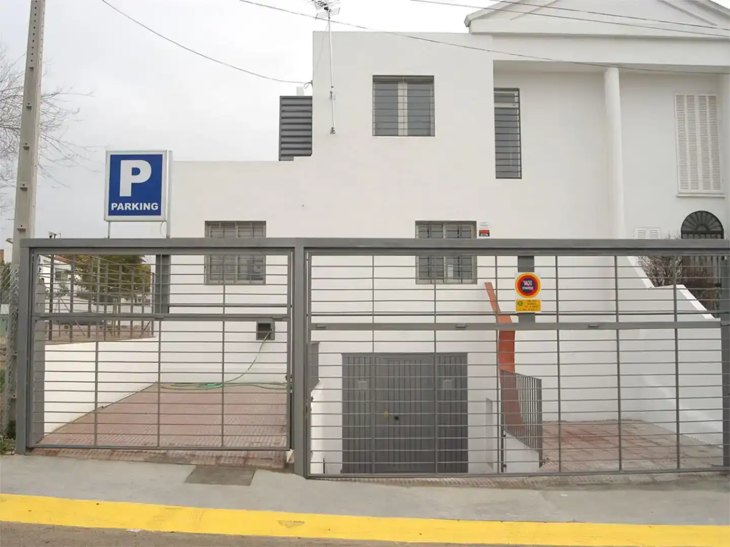 Aparcament de Local en venda en Ciudad Aljarafe