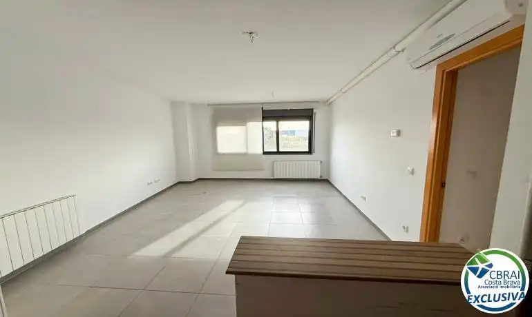 Habitación de Dúplex en venta en Figueres con Terraza y Piscina comunitaria