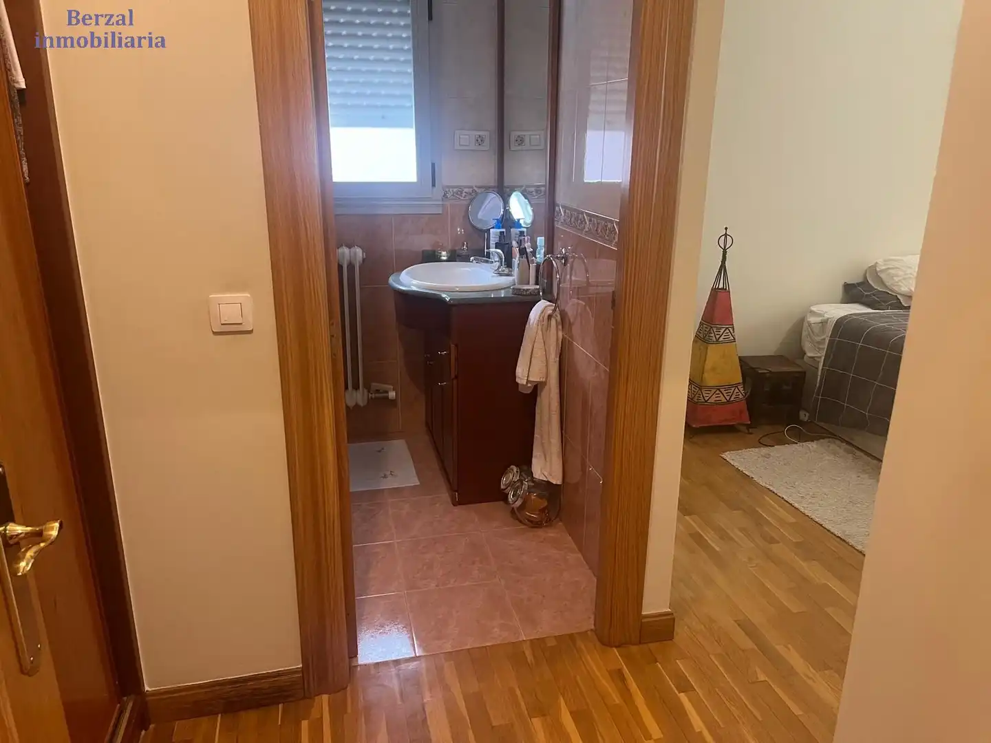 Bany de Casa adosada en venda en  Logroño amb Aire condicionat, Calefacció i Jardí privat