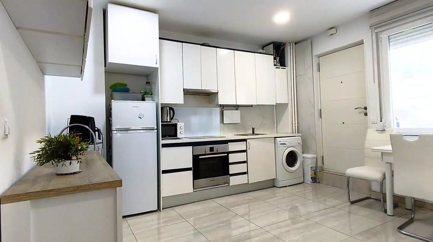Cocina de Planta baja en venta en Madrid con Aire acondicionado y Amueblado
