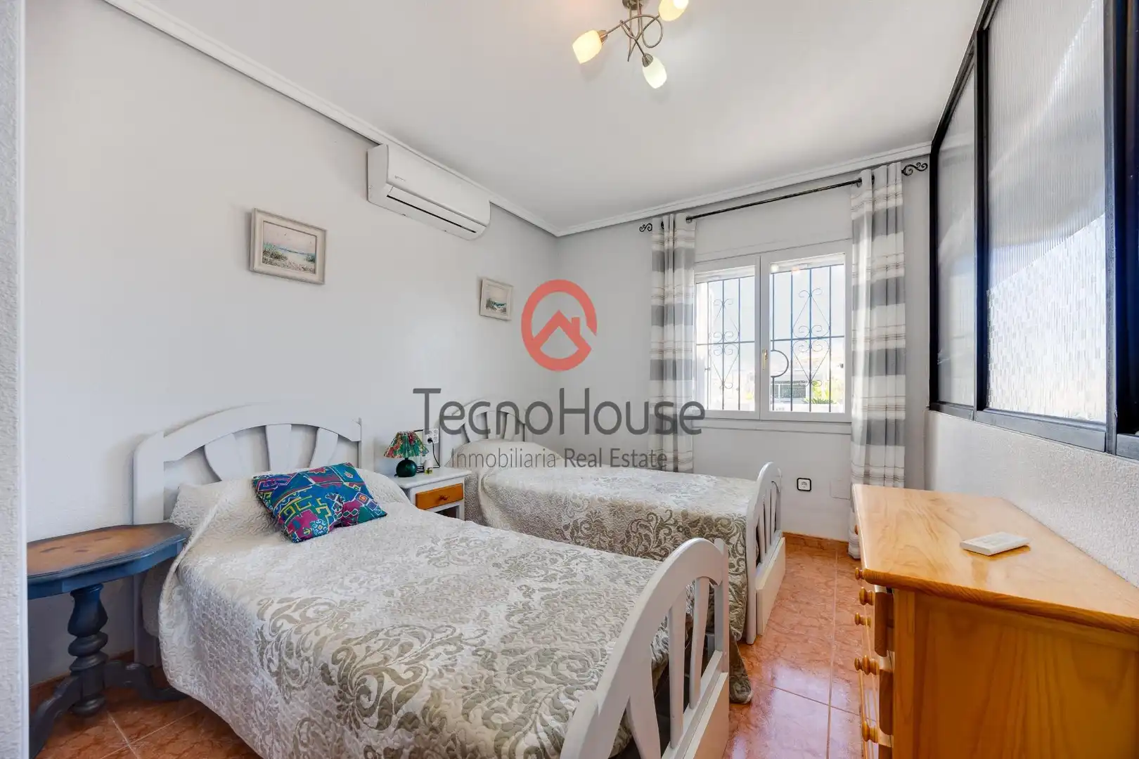 Vista exterior de Casa adosada en venta en Orihuela con Aire acondicionado, Jardín privado y Amueblado