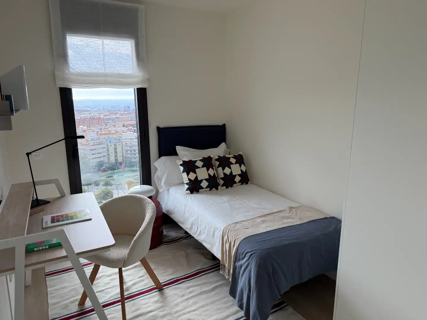 Schlafzimmer von Wohnung zur Miete in Esplugues de Llobregat mit Klimaanlage, Heizung und Terrasse