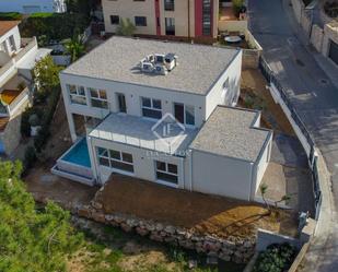 Vista exterior de Casa o xalet en venda en Llançà amb Aire condicionat, Terrassa i Piscina